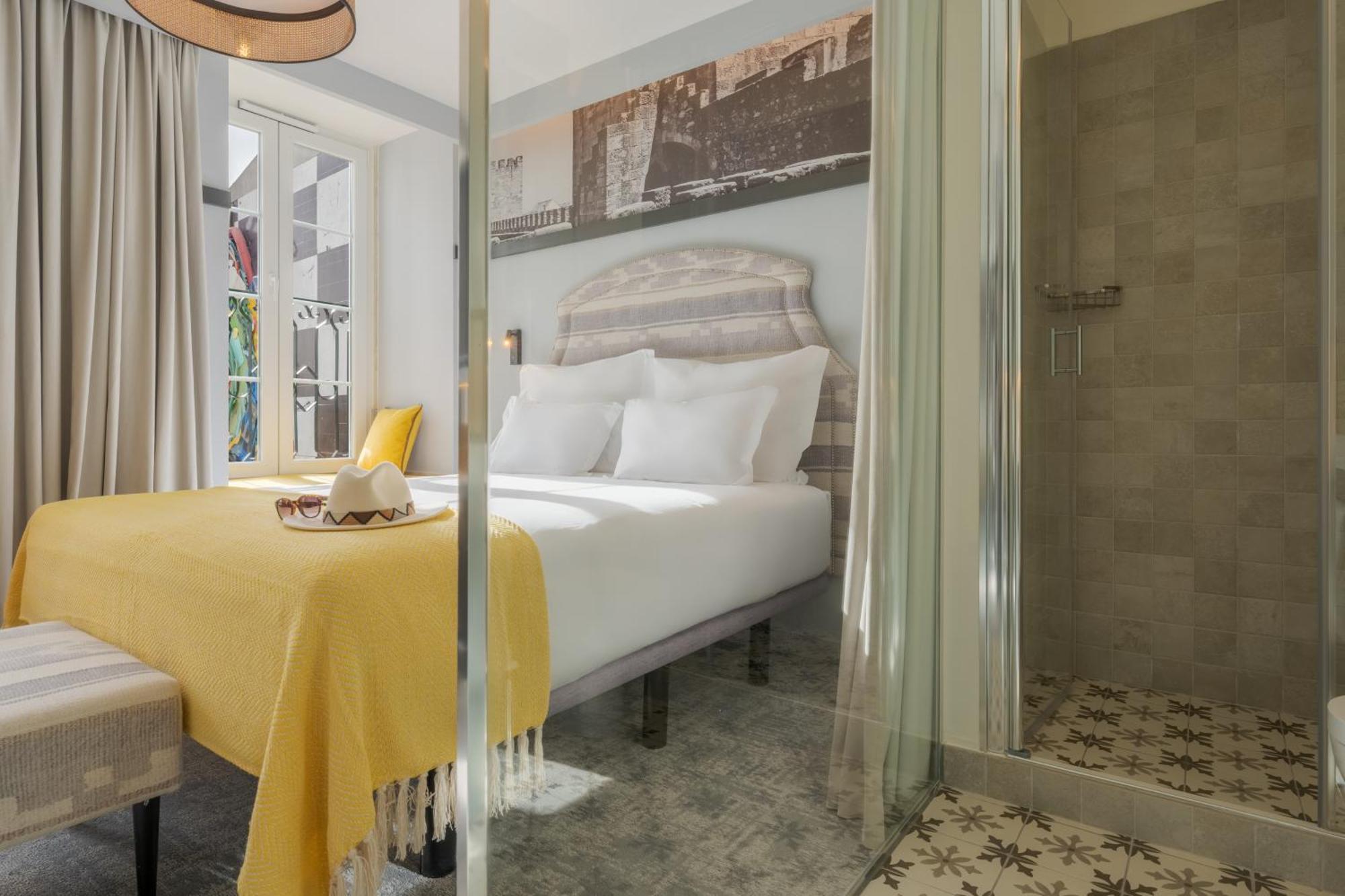 Alfama Hotel 4*